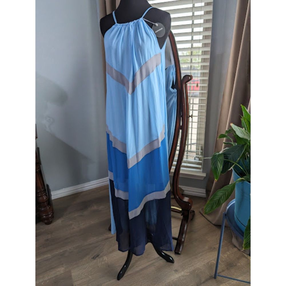 Long Dress - Picture 2 of 9